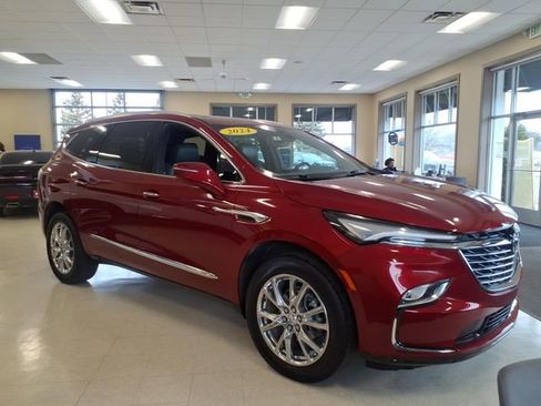 Used 2024 Buick Enclave Essence w/ Experience Buick Package FWD image 3