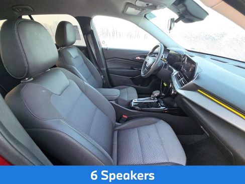 Used 2024 Chevrolet Trax LT FWD image 12