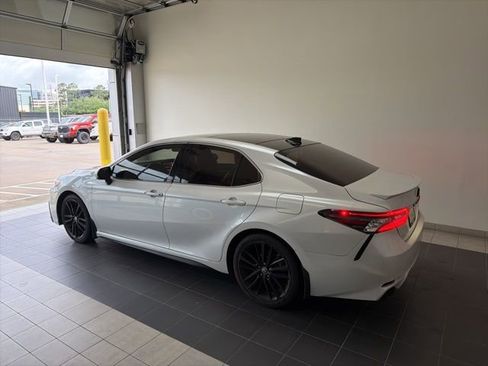 Used 2021 Toyota Camry XSE image 6