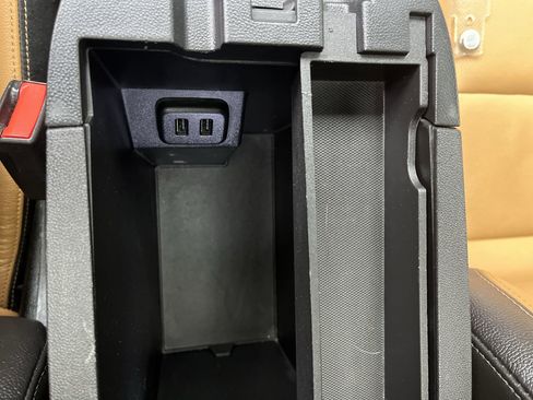 Used 2018 Chevrolet Equinox Premier image 27