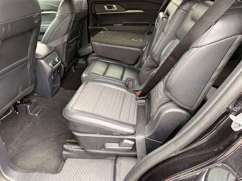 Used 2025 Ford Explorer ST-Line w/ ST-Line Street Pack AWD/4WD image 13