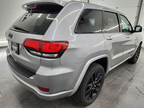 Used 2020 Jeep Grand Cherokee Altitude image 5