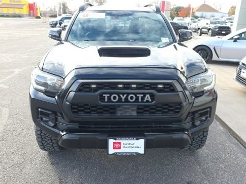 Used 2019 Toyota Tacoma Limited image 8