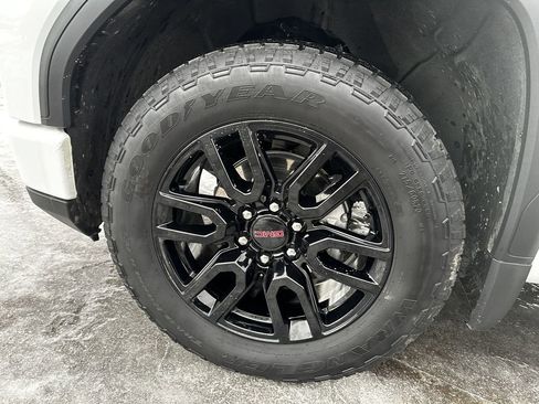 Used 2025 GMC Sierra 1500 Elevation image 22