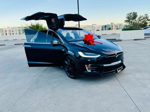 Used 2021 Tesla Model X Long Range image 15