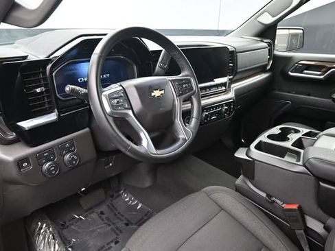 Used 2024 Chevrolet Silverado 1500 LT AWD/4WD image 11