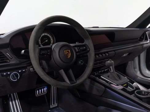 Used 2022 Porsche 911 GT3 RWD image 39