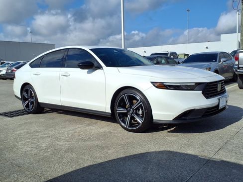 Certified 2026 Honda Accord SE image 2