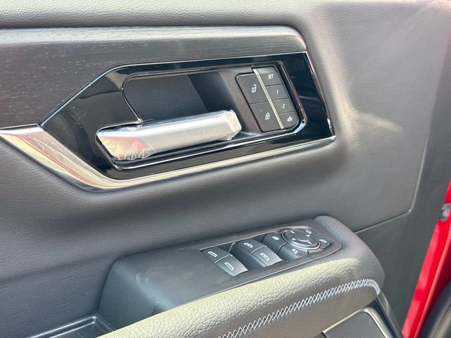 New 2026 GMC Yukon Denali w/ Advanced Technology Package AWD/4WD image 25