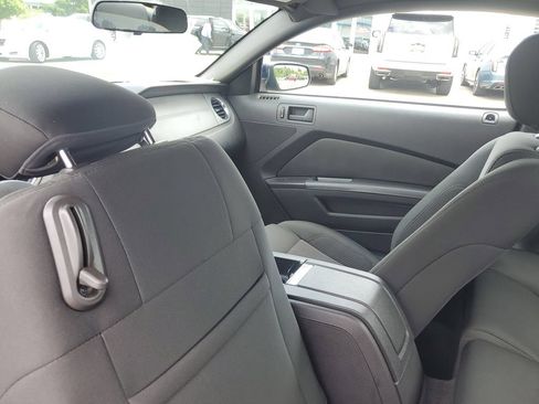 Used 2010 Ford Mustang GT RWD image 26
