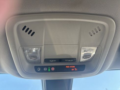 Used 2020 Chevrolet Malibu LT image 40