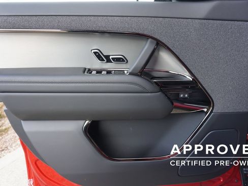 Used 2025 Land Rover Range Rover Sport Dynamic SE AWD/4WD image 17