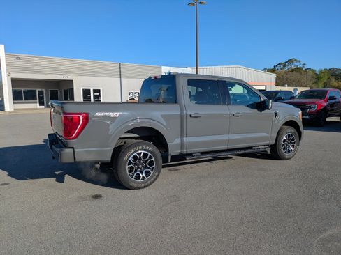 Used 2021 Ford F150 XLT w/ Equipment Group 302A High image 4