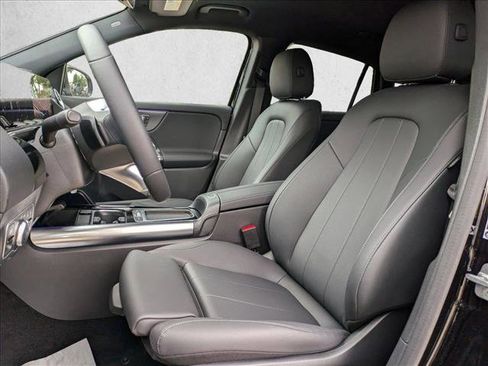 Certified 2025 Mercedes-Benz GLA 250 image 5