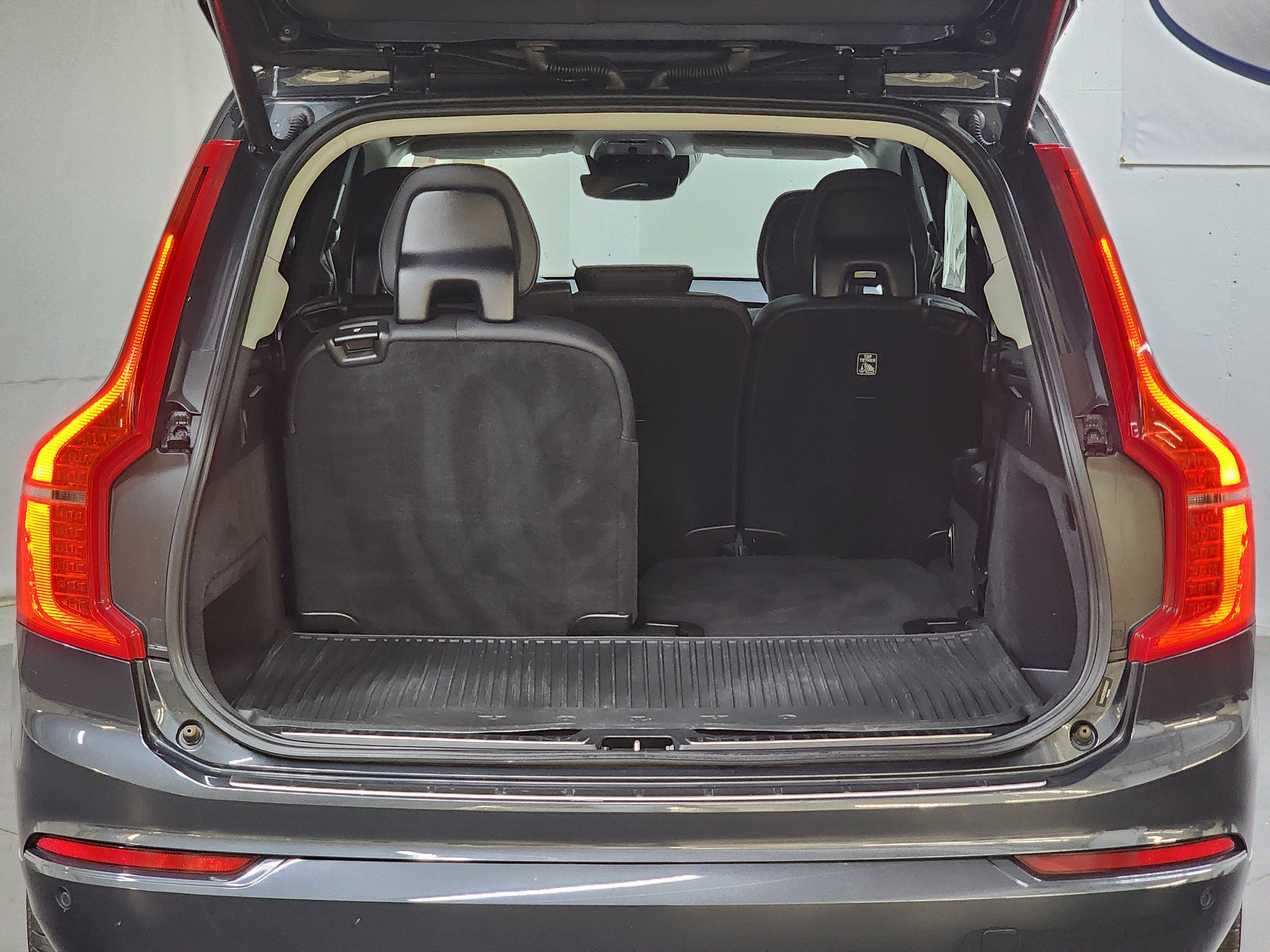 Used 2022 Volvo XC90 T6 Momentum w/ Advanced Package AWD/4WD image 9