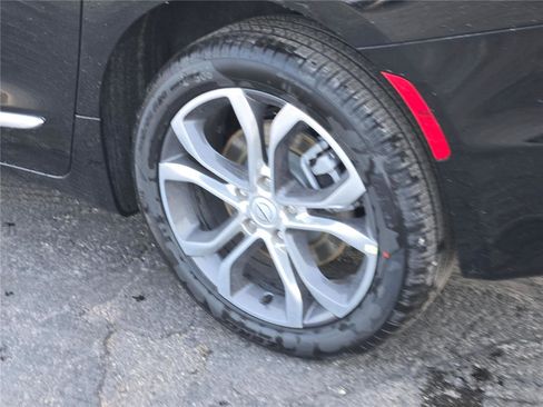 New 2026 Chrysler Pacifica Pinnacle image 18