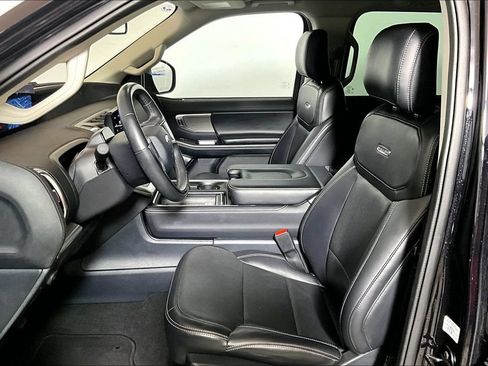 Used 2025 Ford Expedition Platinum AWD/4WD image 20