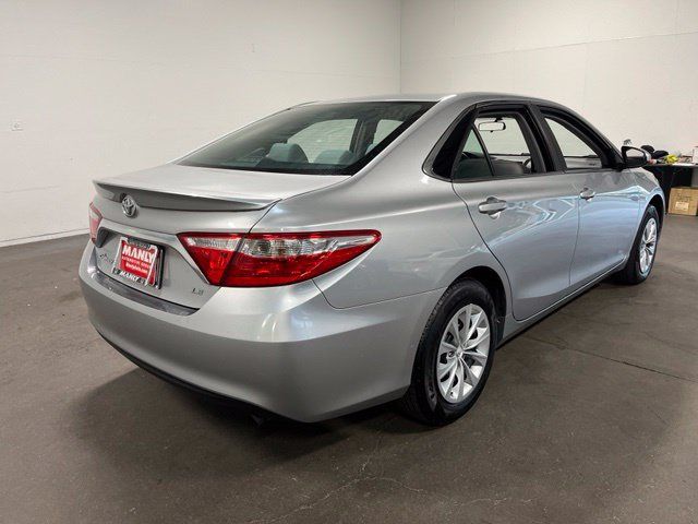 Used 2017 Toyota Camry LE FWD image 3