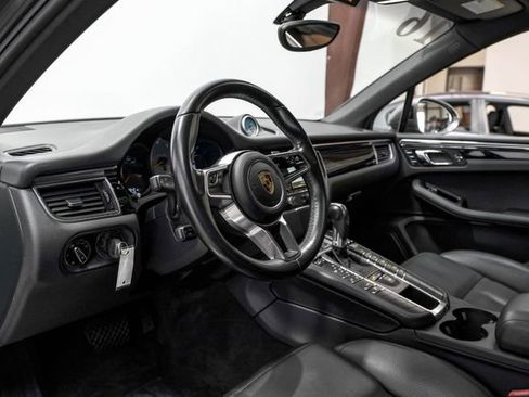 Used 2016 Porsche Macan S image 3
