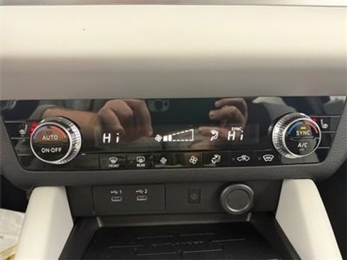 New 2025 Mitsubishi Outlander SE image 31