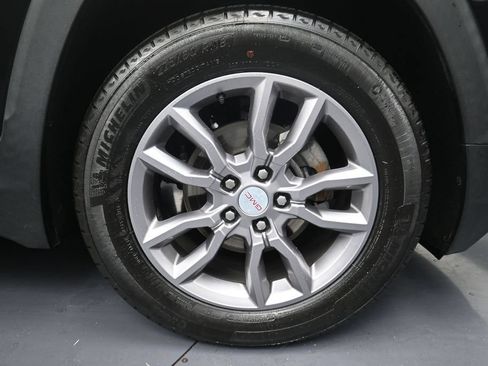 Used 2024 GMC Terrain SLT FWD image 5