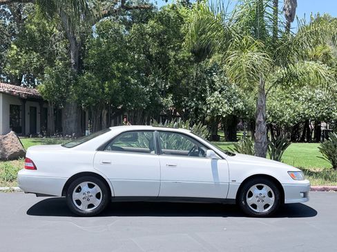 Used 2001 Lexus ES 330 FWD image 5