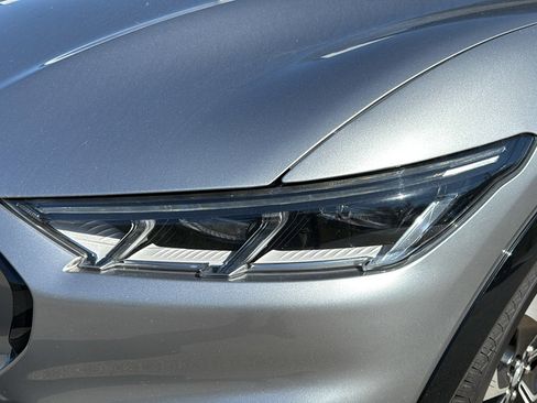 Used 2021 Ford Mustang Mach-E Premium image 9