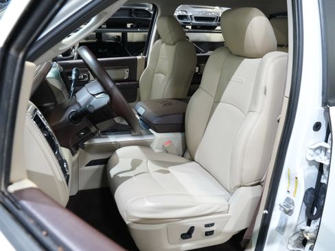 Used 2015 RAM 2500 Laramie w/ Convenience Group image 30