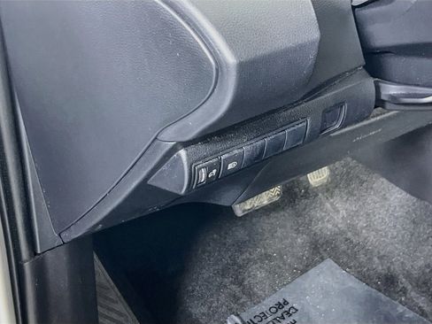 Used 2021 Toyota Corolla LE w/ LE Convenience Package FWD image 10