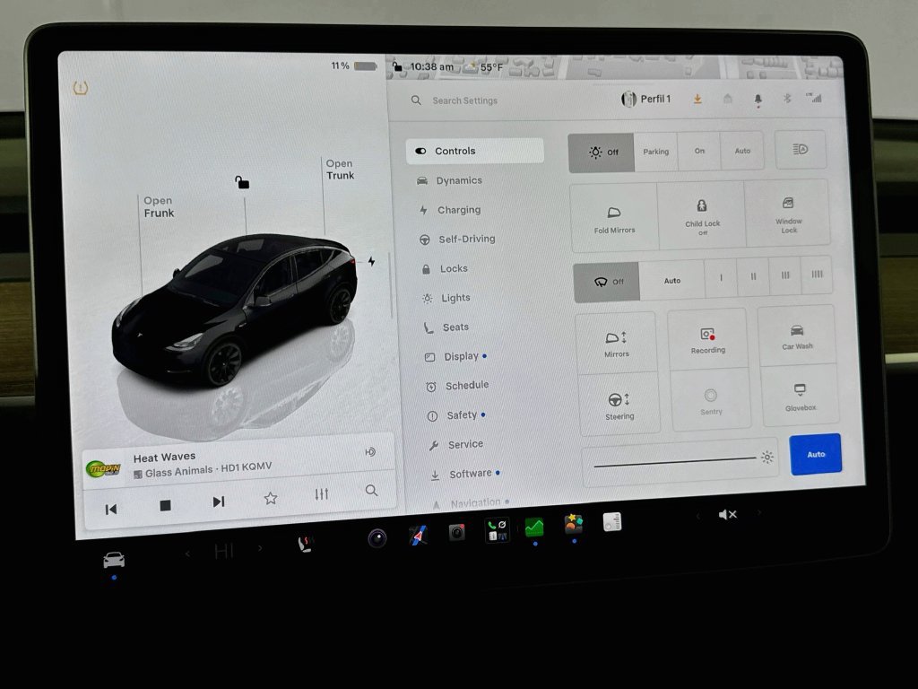 Used 2024 Tesla Model Y Long Range AWD/4WD image 24