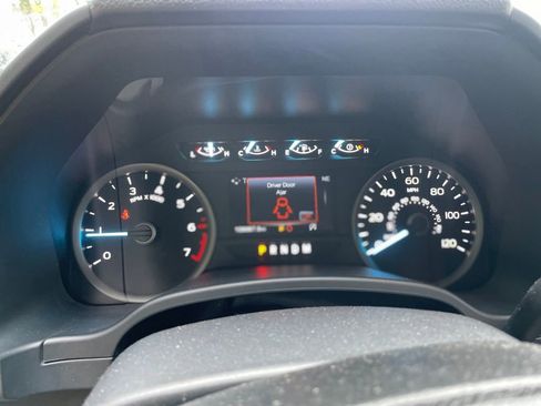 Used 2018 Ford F150 XLT w/ Equipment Group 302A Luxury AWD/4WD image 13