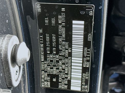 Used 2024 Toyota Corolla Cross LE image 12