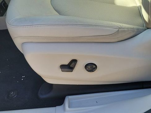 Used 2021 Chrysler Pacifica Touring-L FWD image 20