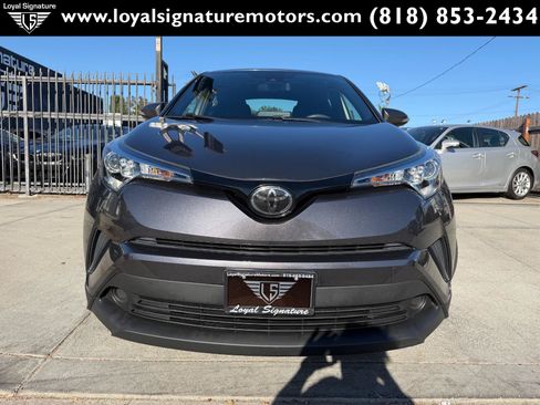 Used 2019 Toyota C-HR LE FWD image 2