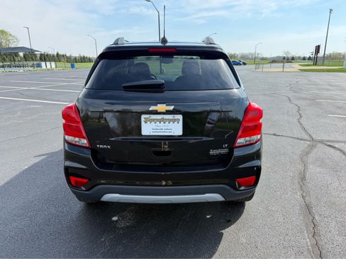 Used 2019 Chevrolet Trax LT w/ LT Convenience Package FWD image 5
