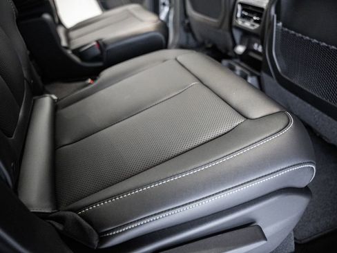 New 2025 Jeep Grand Cherokee L Limited w/ Luxury Tech Group II image 31