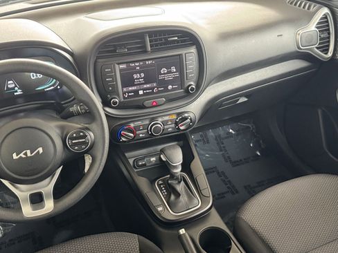 Used 2025 Kia Soul LX w/ LX Technology Package image 20