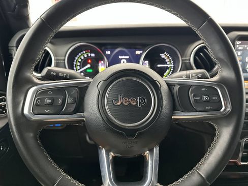 Used 2023 Jeep Wrangler Unlimited Sahara AWD/4WD image 23