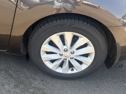Used 2017 Kia Sedona EX FWD image 16