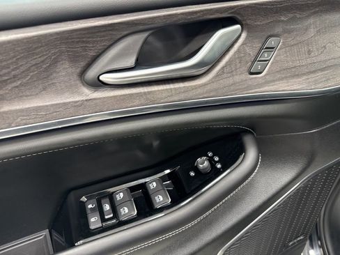 Used 2024 Jeep Grand Cherokee Overland w/ Trailer Tow Package image 19