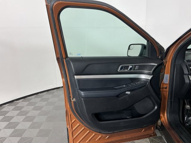 Used 2017 Ford Explorer XLT AWD/4WD image 13