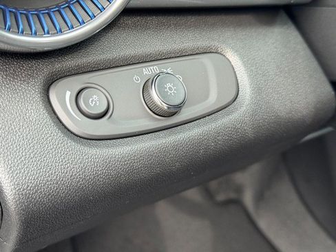 New 2026 Chevrolet Trax LT image 33