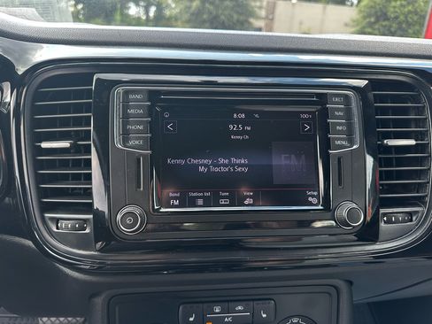 Used 2017 Volkswagen Beetle 1.8T Classic image 12