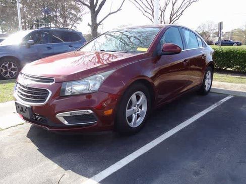 Used 2015 Chevrolet Cruze LT w/ Technology Package image 11