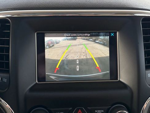 Used 2018 Jeep Grand Cherokee Limited image 31