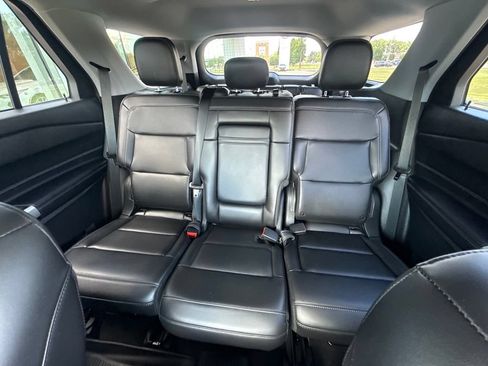 Used 2024 Ford Explorer XLT w/ Equipment Group 202A AWD/4WD image 17