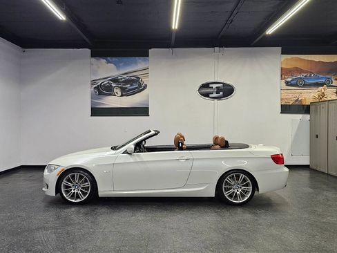 Used 2013 BMW 335i 335i Convertible 2D image 21