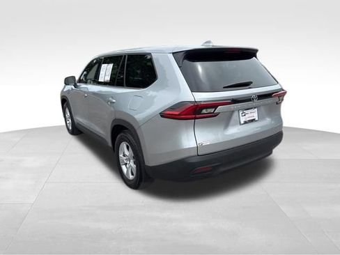 Used 2025 Toyota Grand Highlander FWD image 3