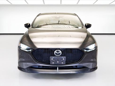 Used 2021 MAZDA MAZDA3 Hatchback w/Premium Plus Pkg image 2