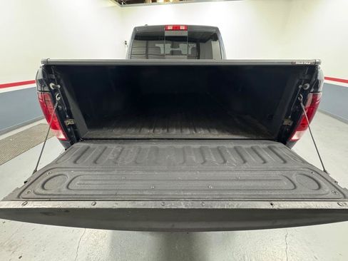 Used 2017 RAM 1500 Classic SLT AWD/4WD image 9